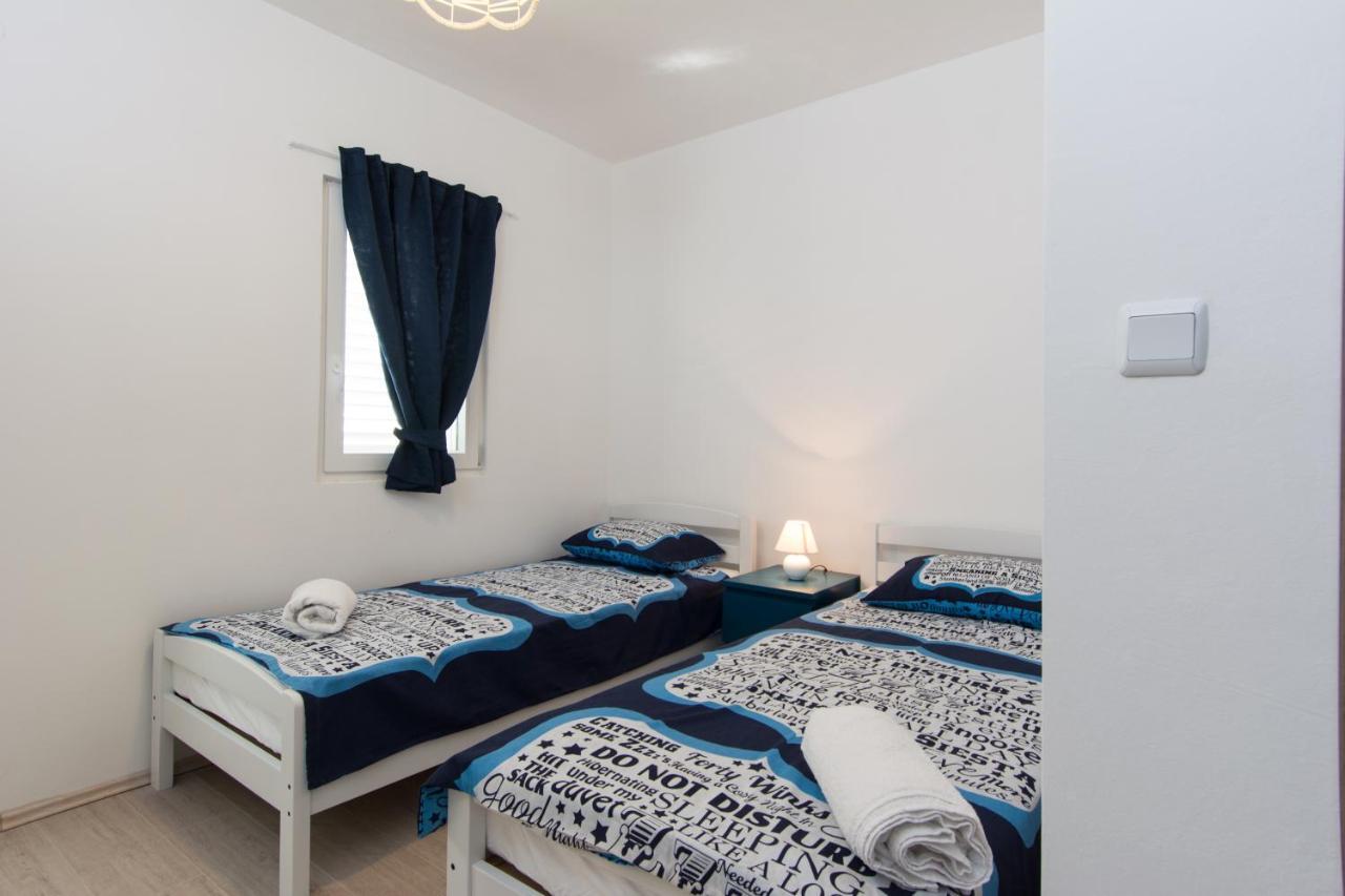 Lux Apartman S Pogledom Na More Trogir Ngoại thất bức ảnh